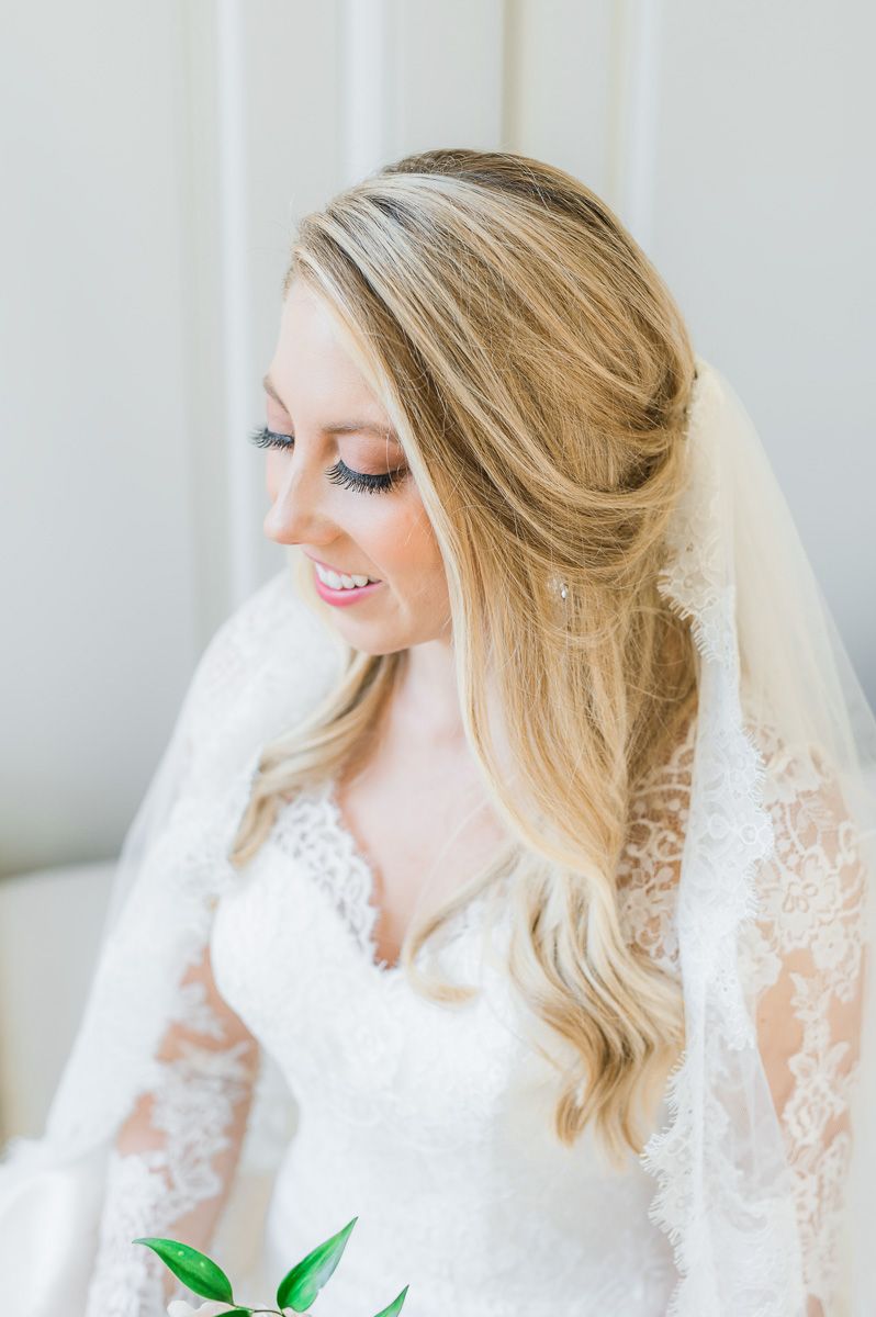 bride posing for Houston bridal session