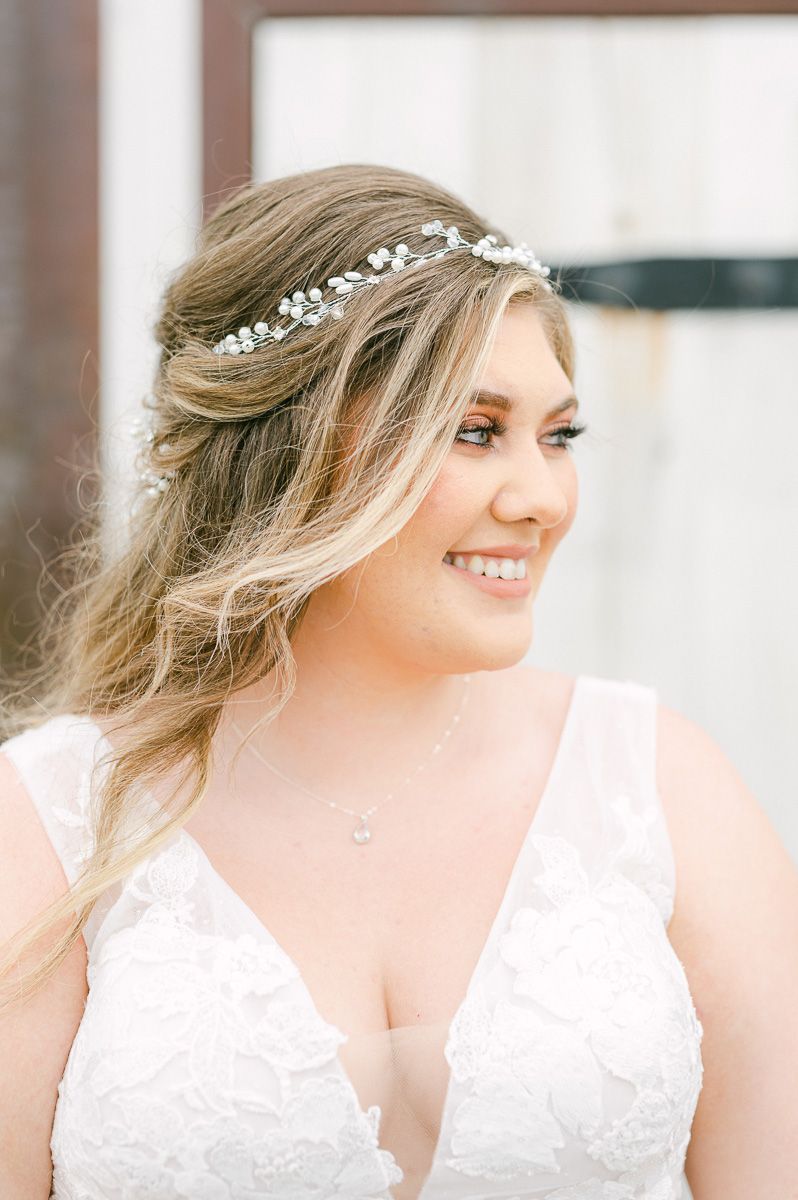 bride posing during Katy, Tx bridals