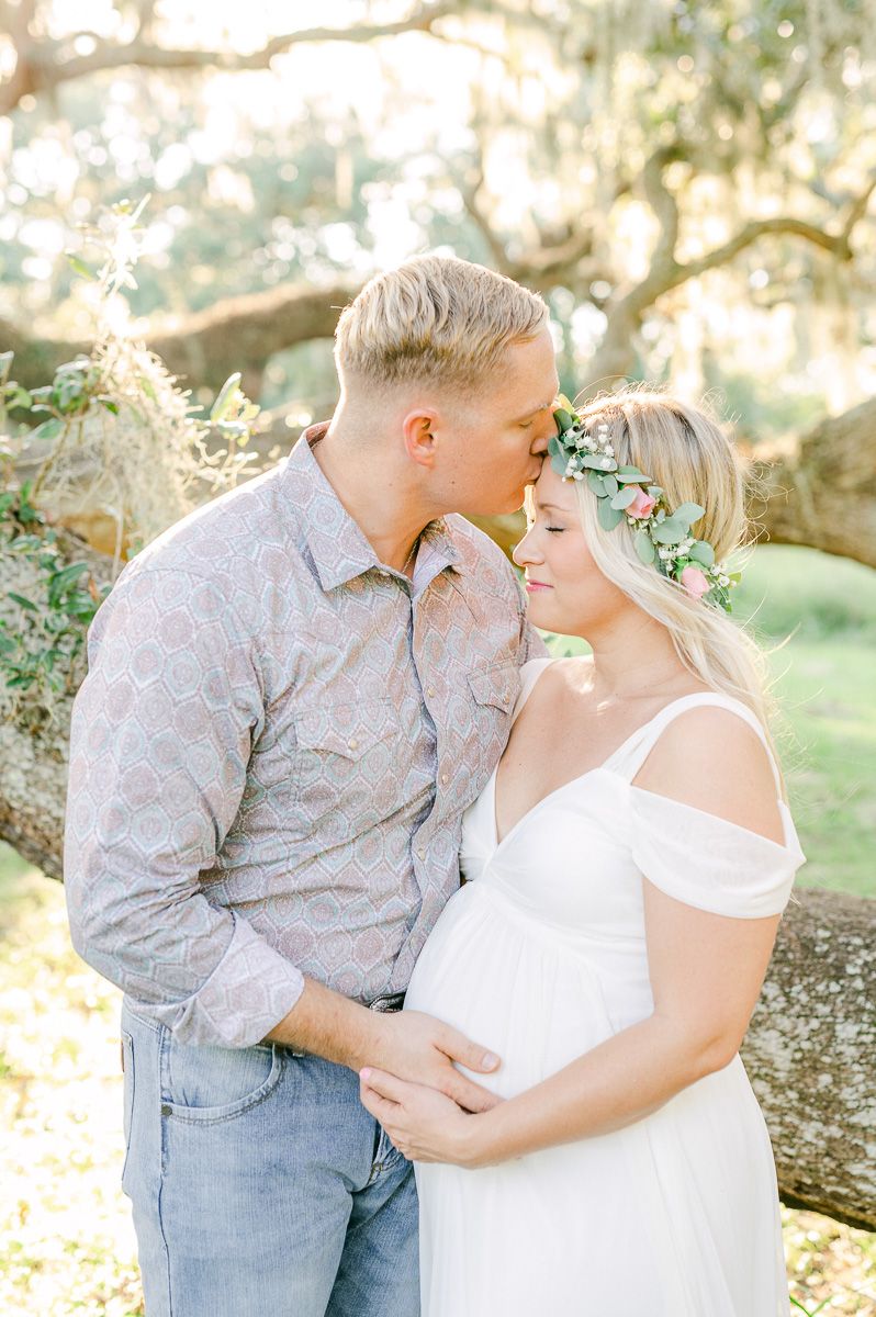 romantic maternity session in Houston