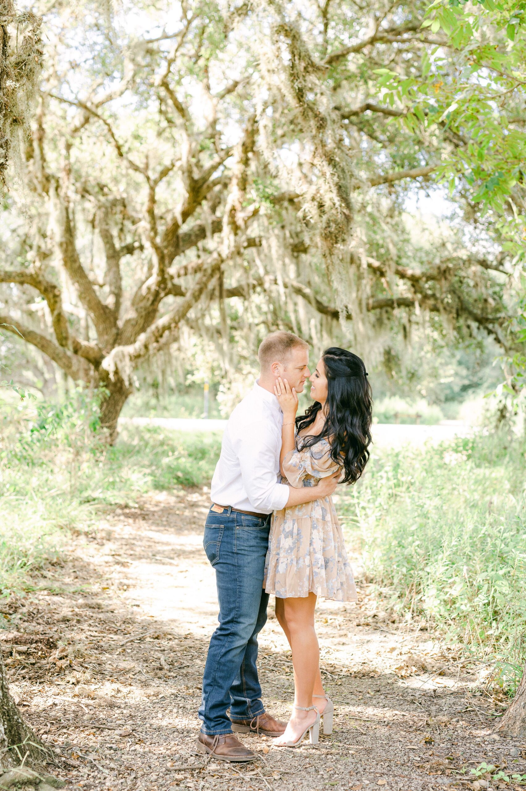 spanish moss in houston engagement photos
