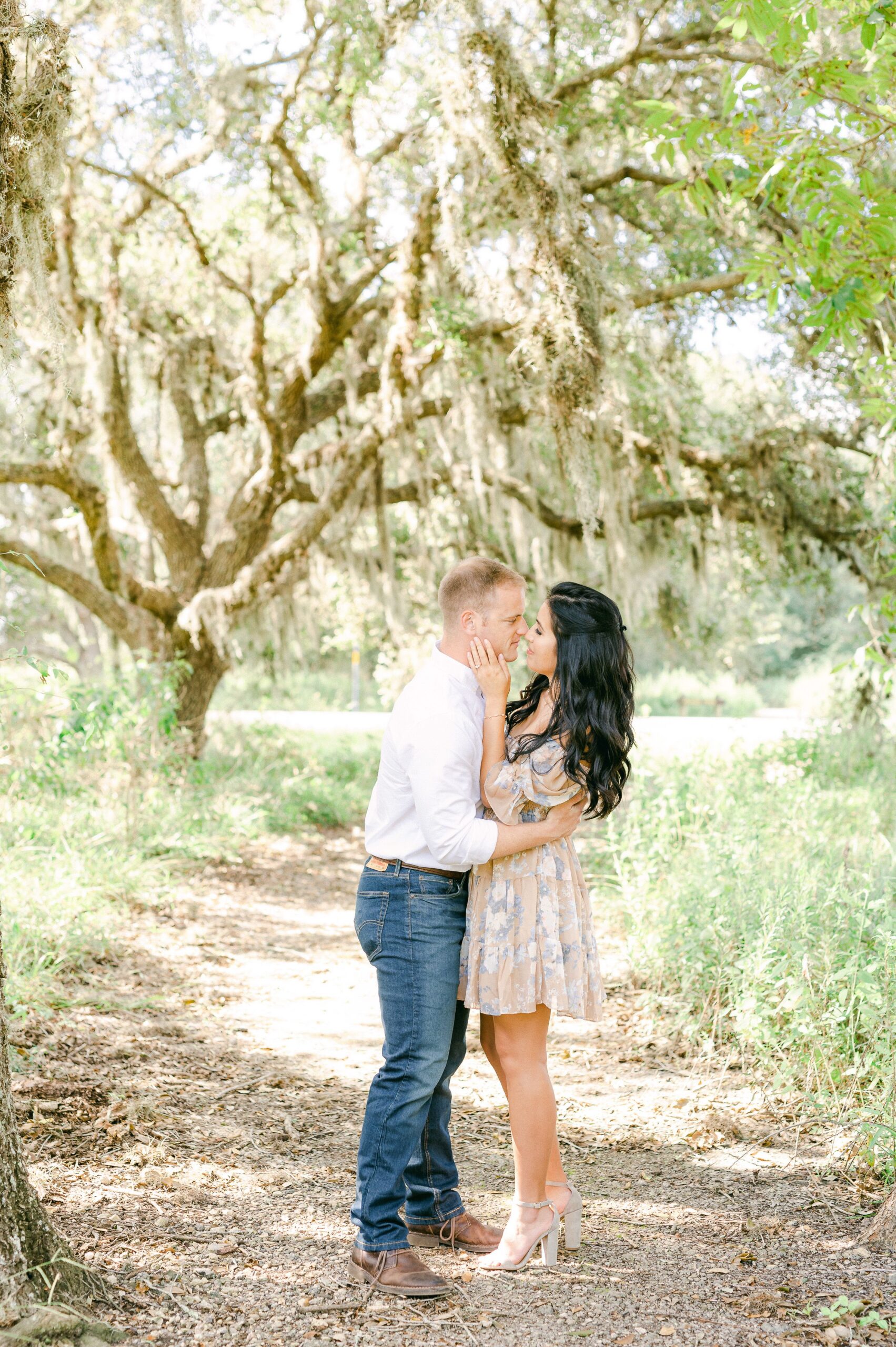 spanish moss in houston engagement photos