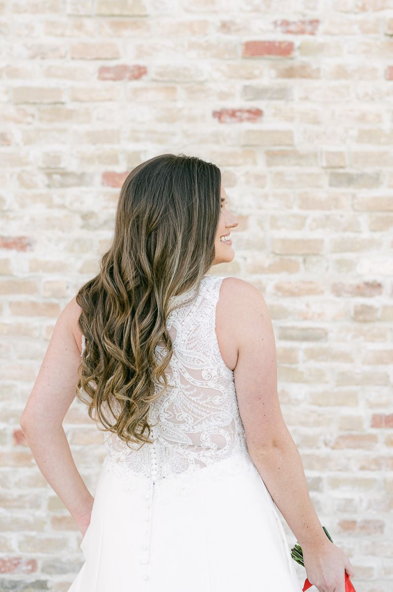 bride with pearls in her hair