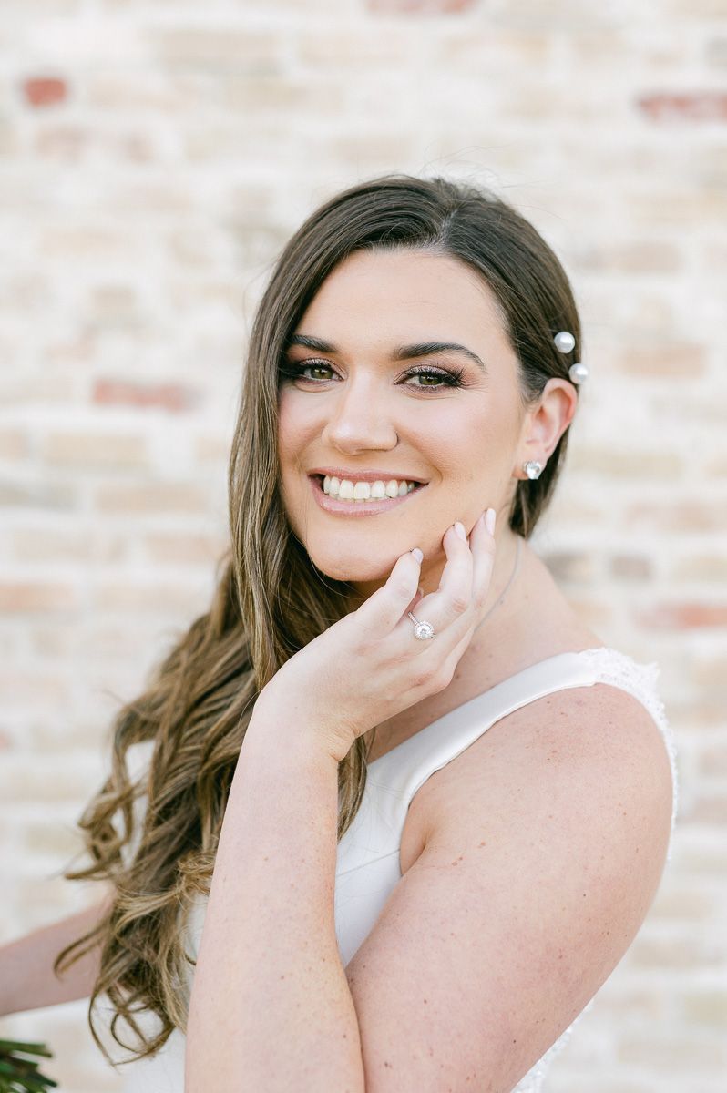 bride with pearls in her hair