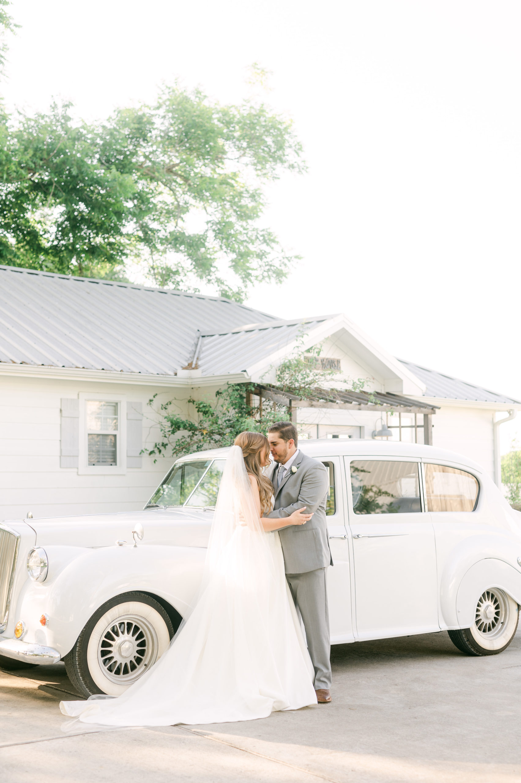 the-pattison-house-wedding-vintage-car
