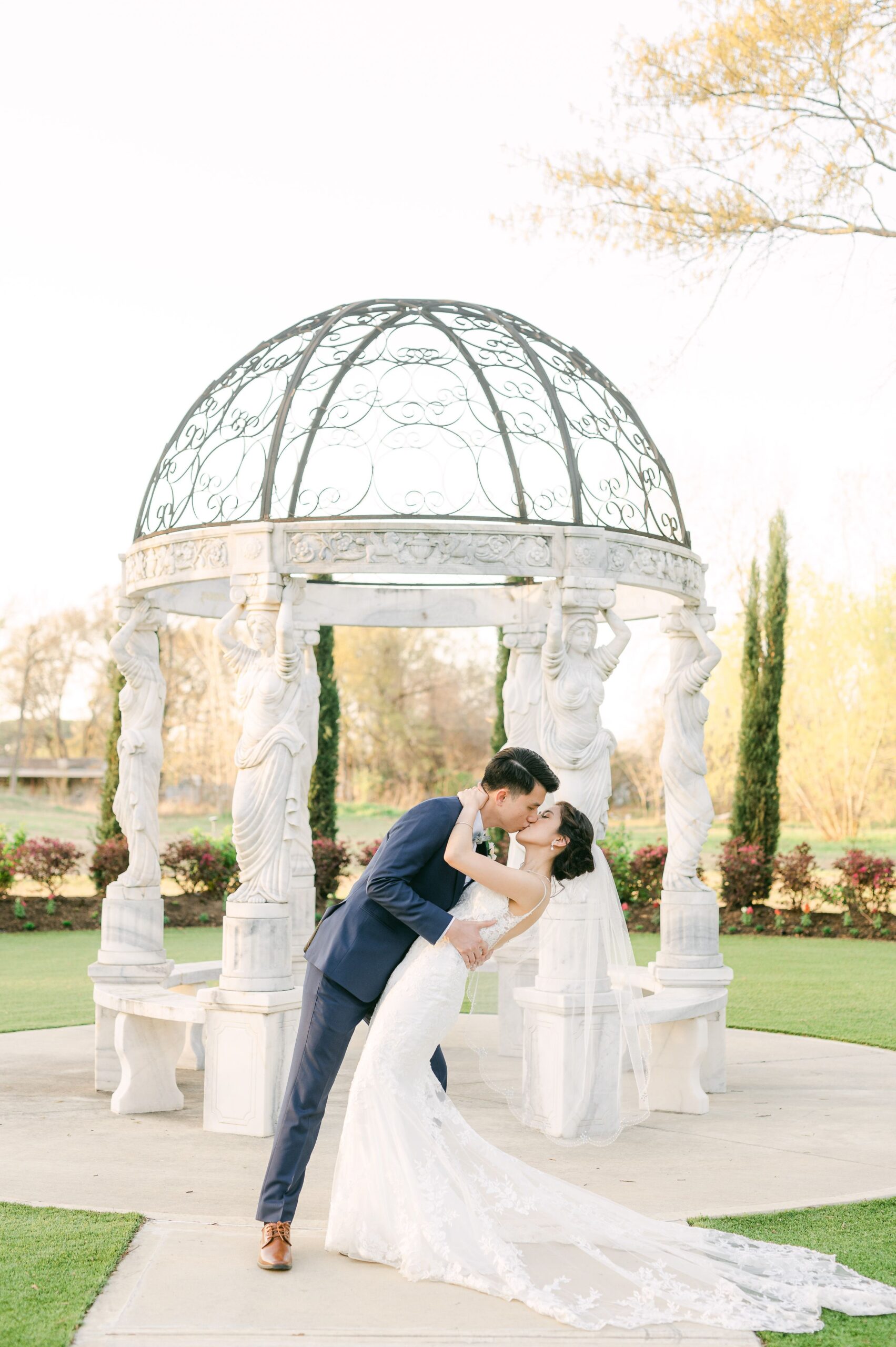 bride and groom kissing at Starshine Texas in Houston