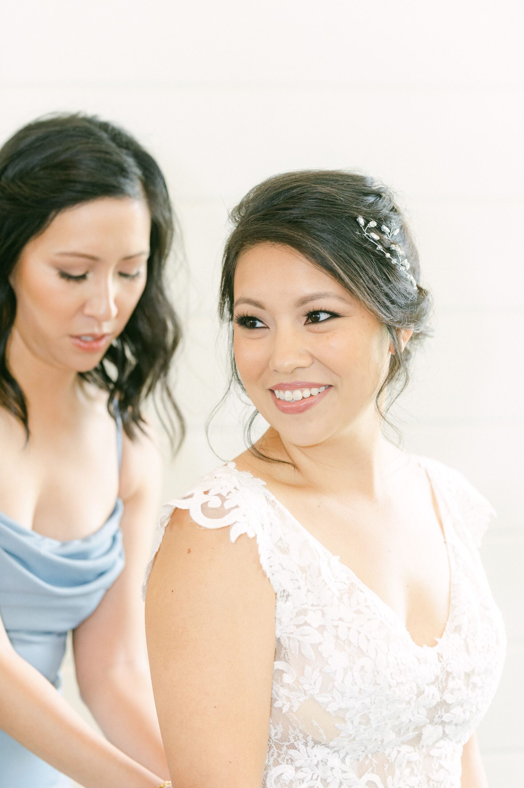bride getting ready at Willowynn Barn