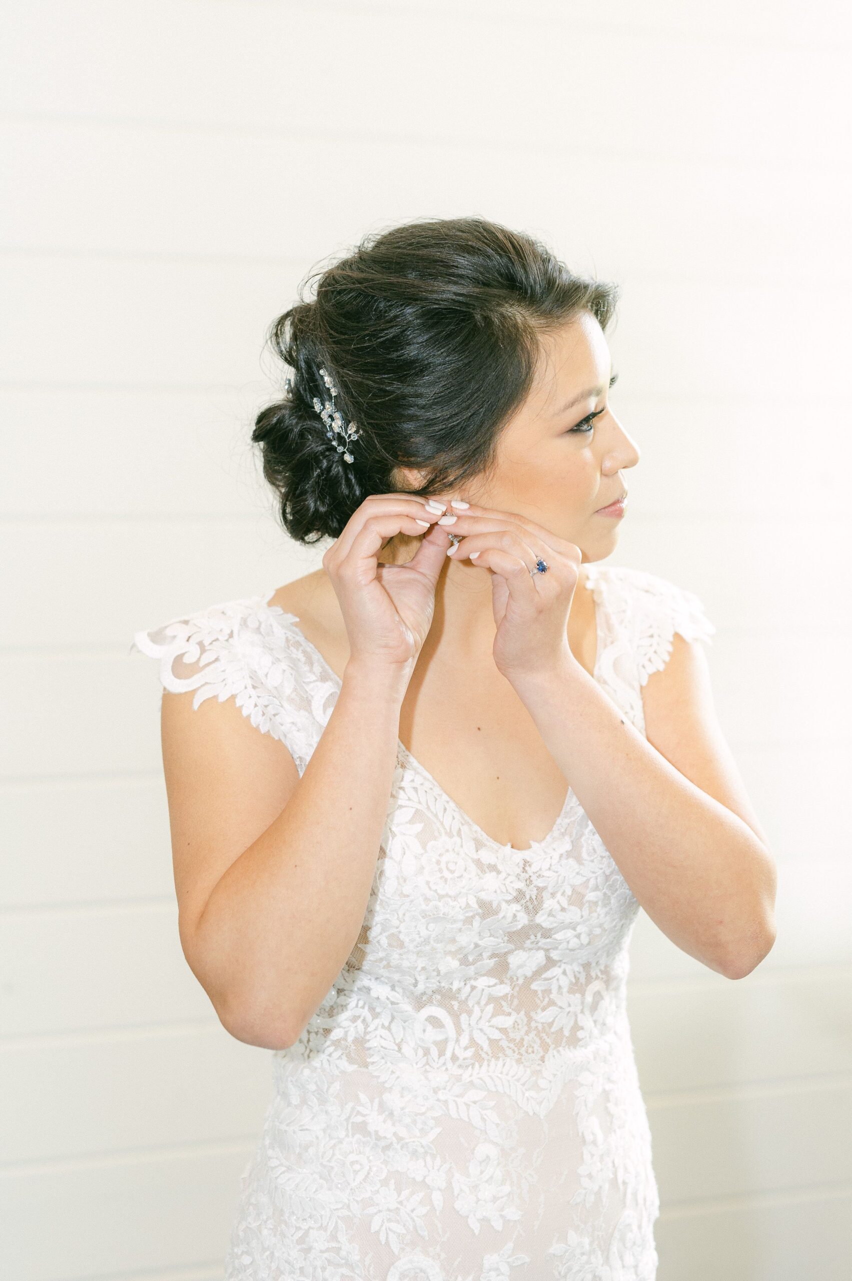 bride getting ready at Willowynn Barn