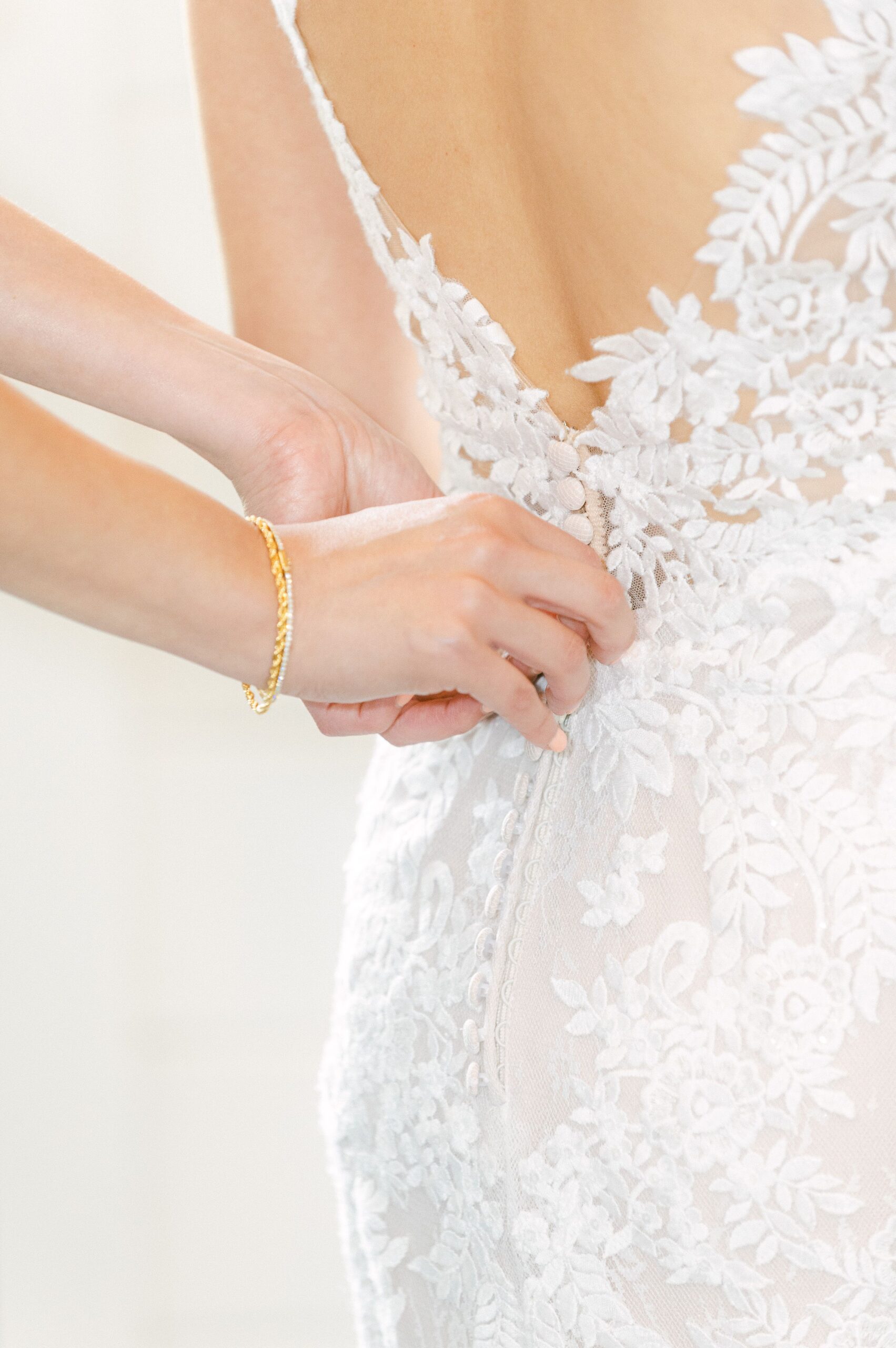 bride getting ready at Willowynn Barn