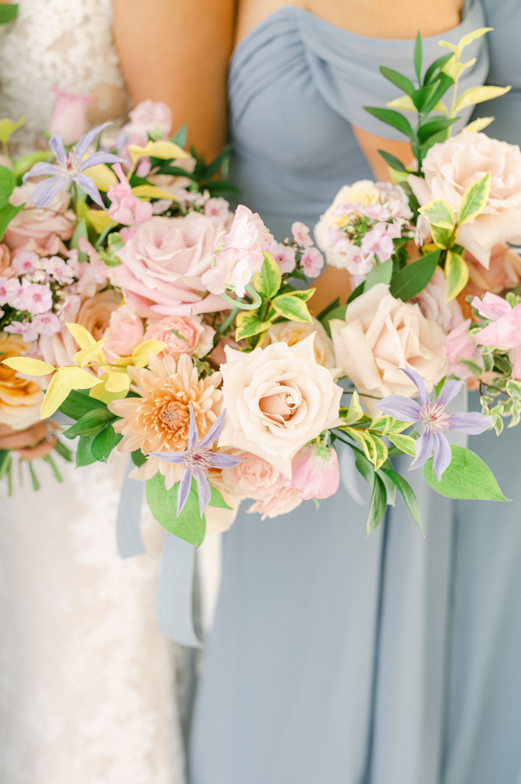 bright spring florals for wedding