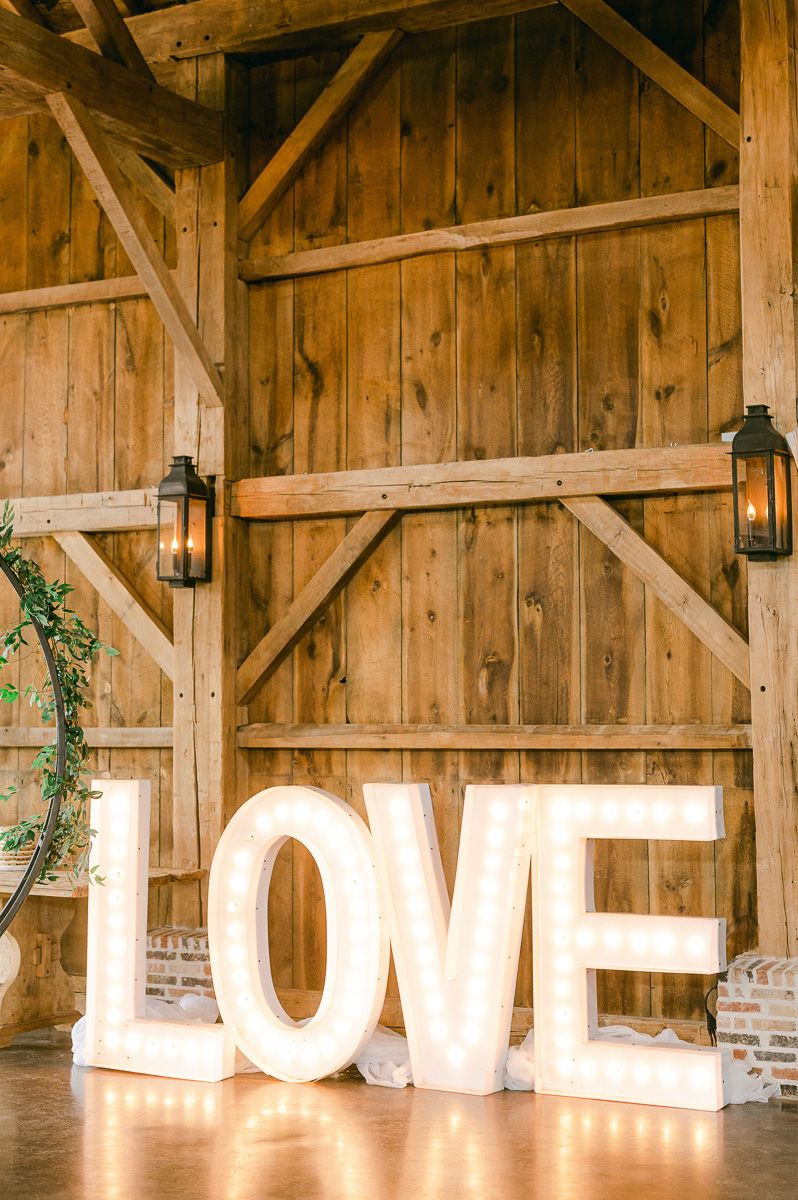Beckendorff Farms wedding reception decor