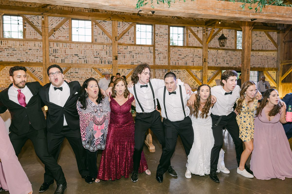 guests dancing at Beckendorff Farms wedding reception
