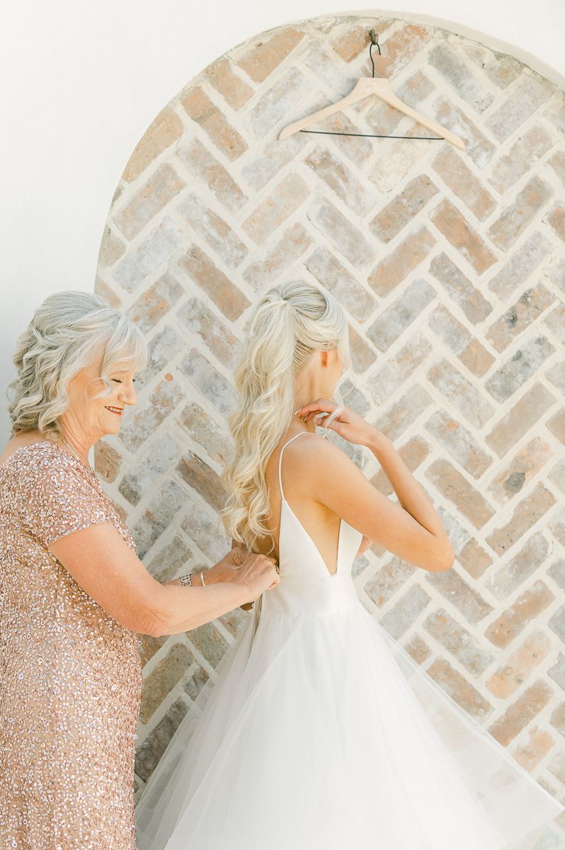 bride getting ready at Iron Manor wedding venue