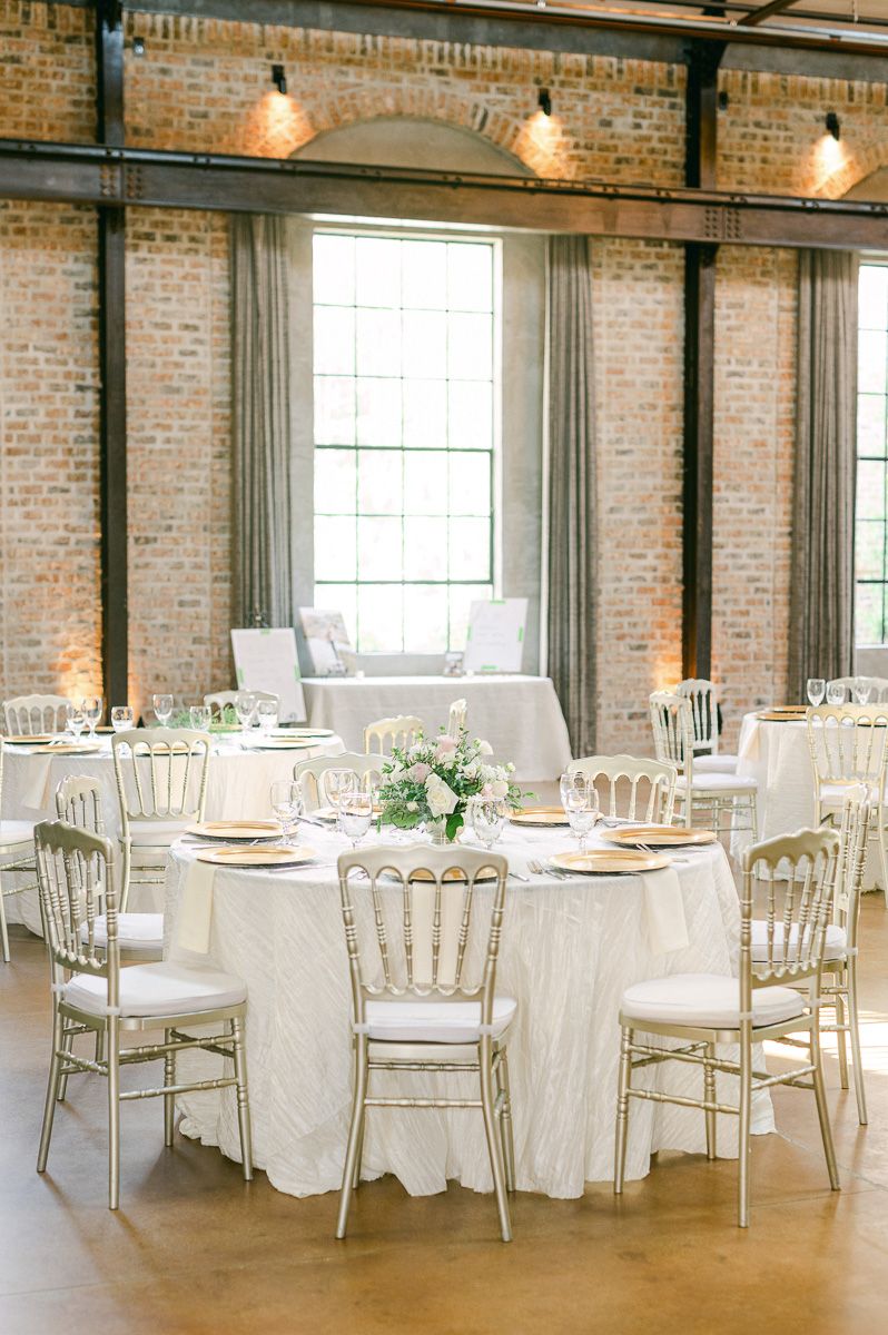 reception table at Montgomery, Tx wedding