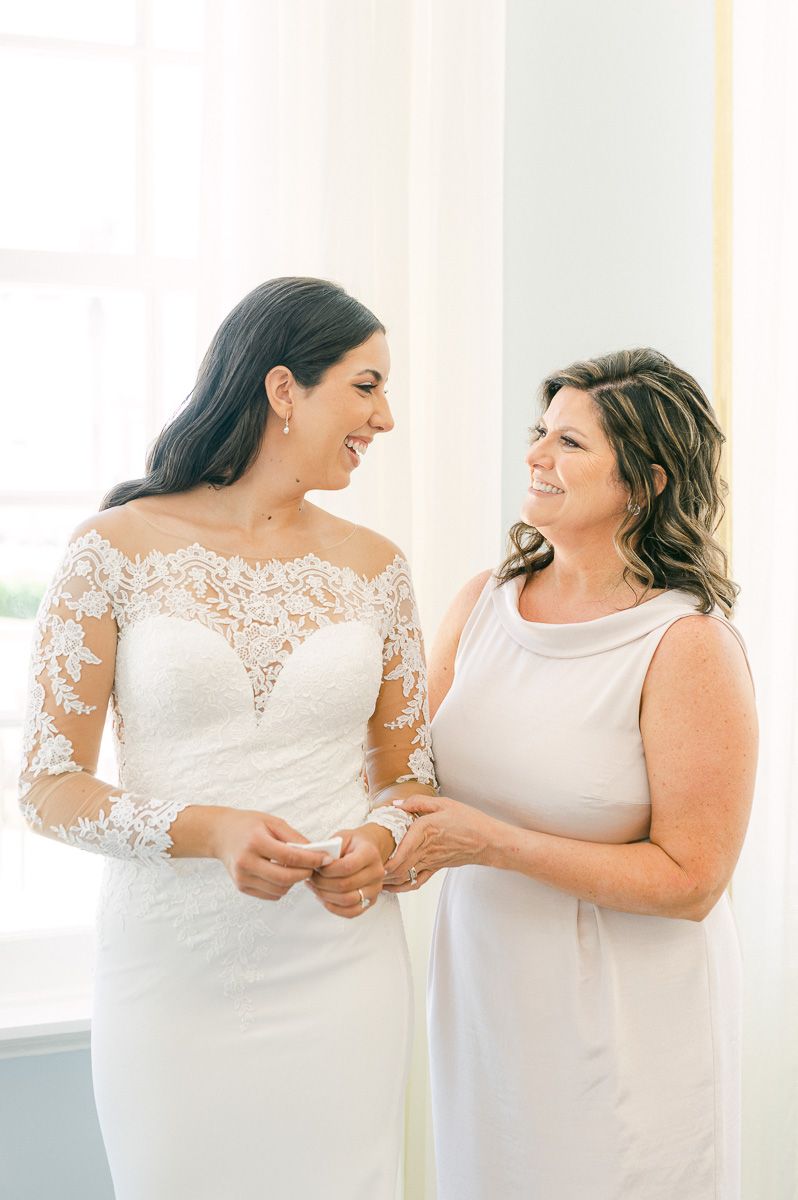bride getting ready at Grand Galvez
