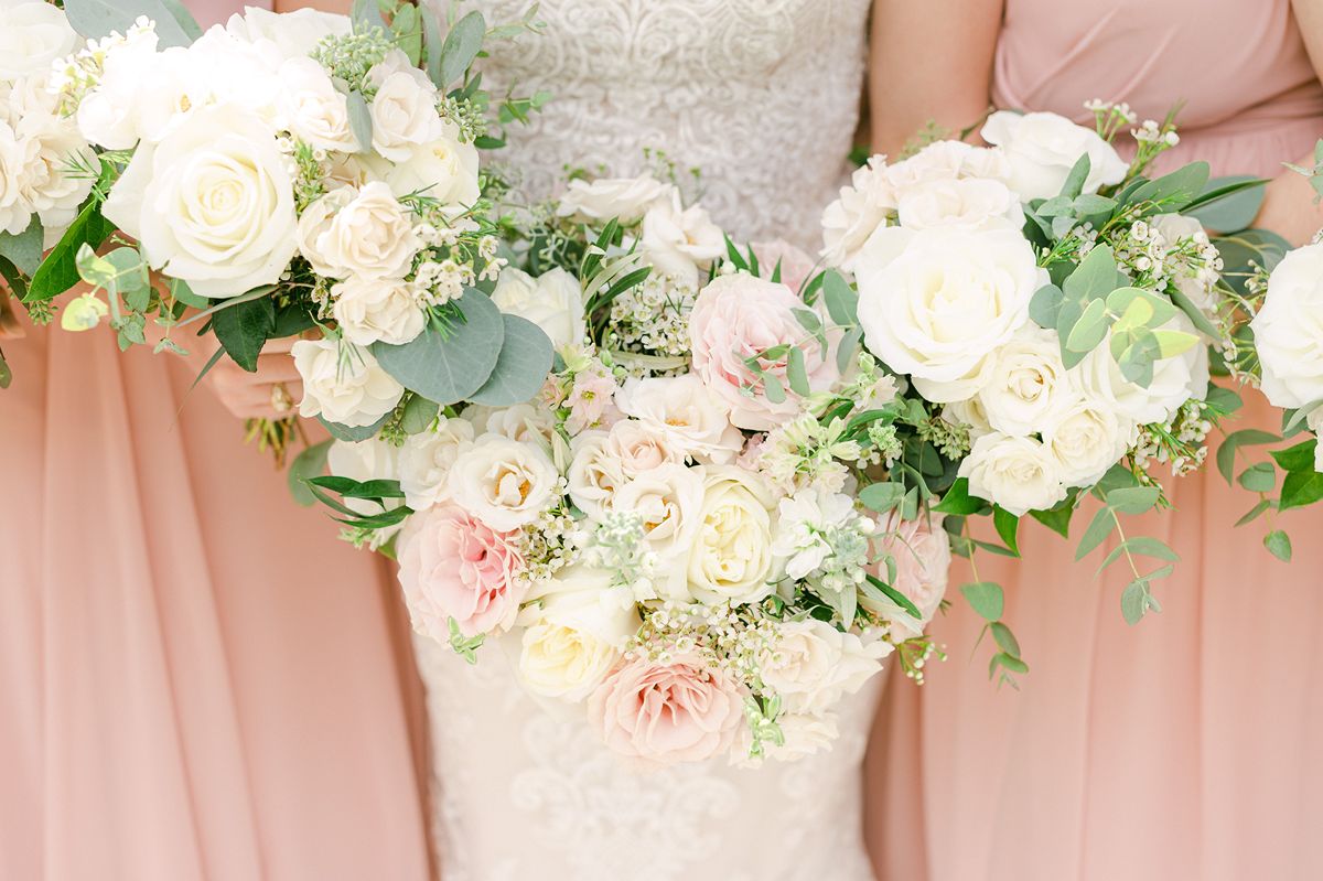 pink and white wedding bouquet