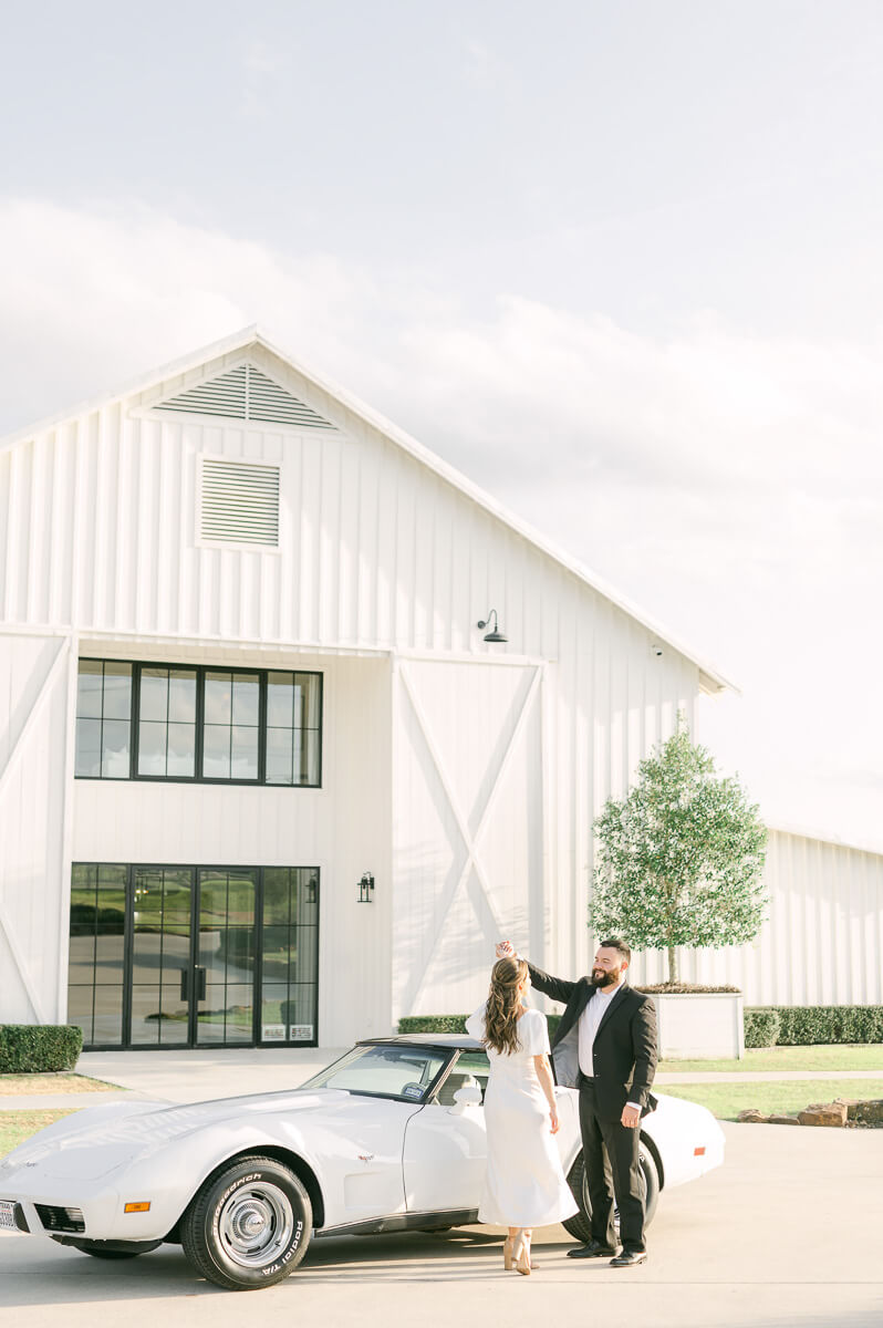 Anniversary session with vintage car by Houston wedding photographer Eric & Jenn Photography