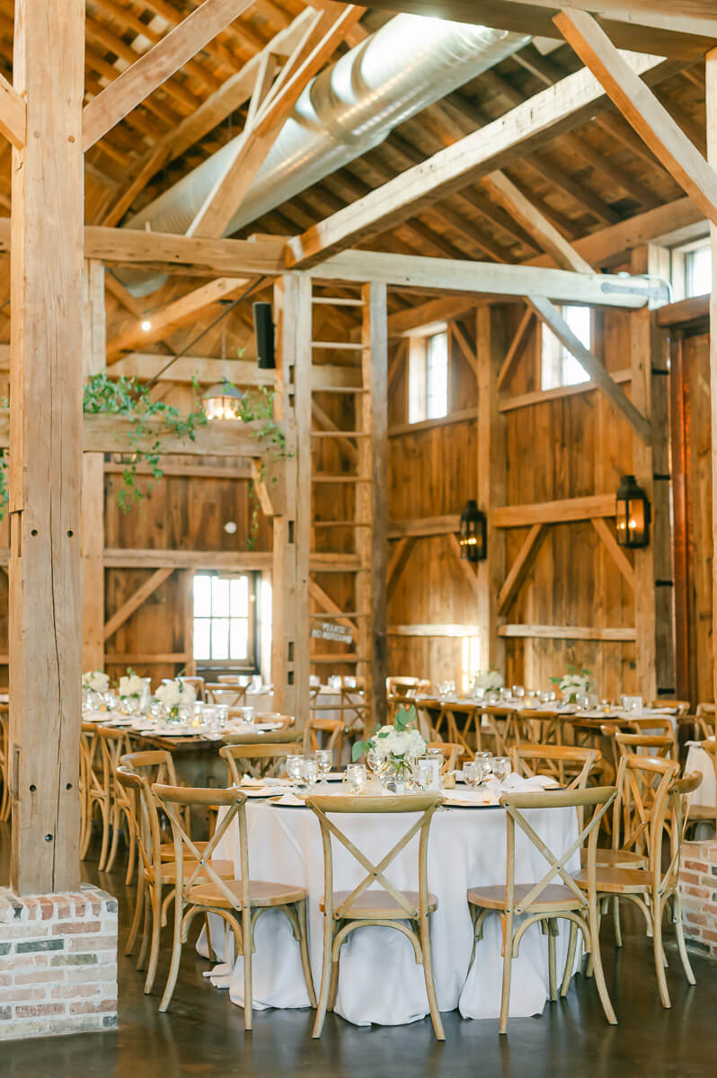 wedding reception at beckendorff farms katy texas by houston wedding photographer eric and jenn photography