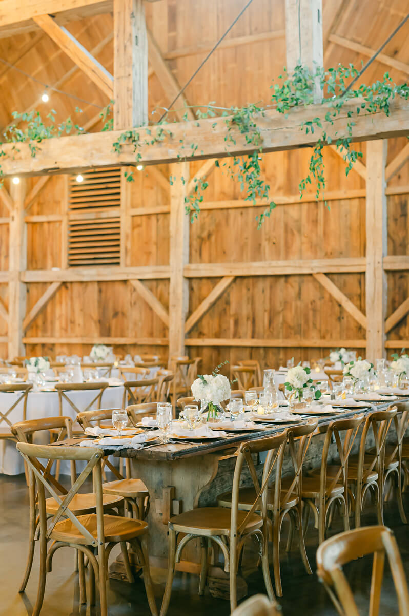 wedding reception at beckendorff farms katy texas by houston wedding photographer eric and jenn photography