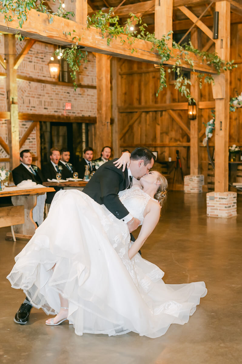 wedding reception at beckendorff farms katy texas by houston wedding photographer eric and jenn photography