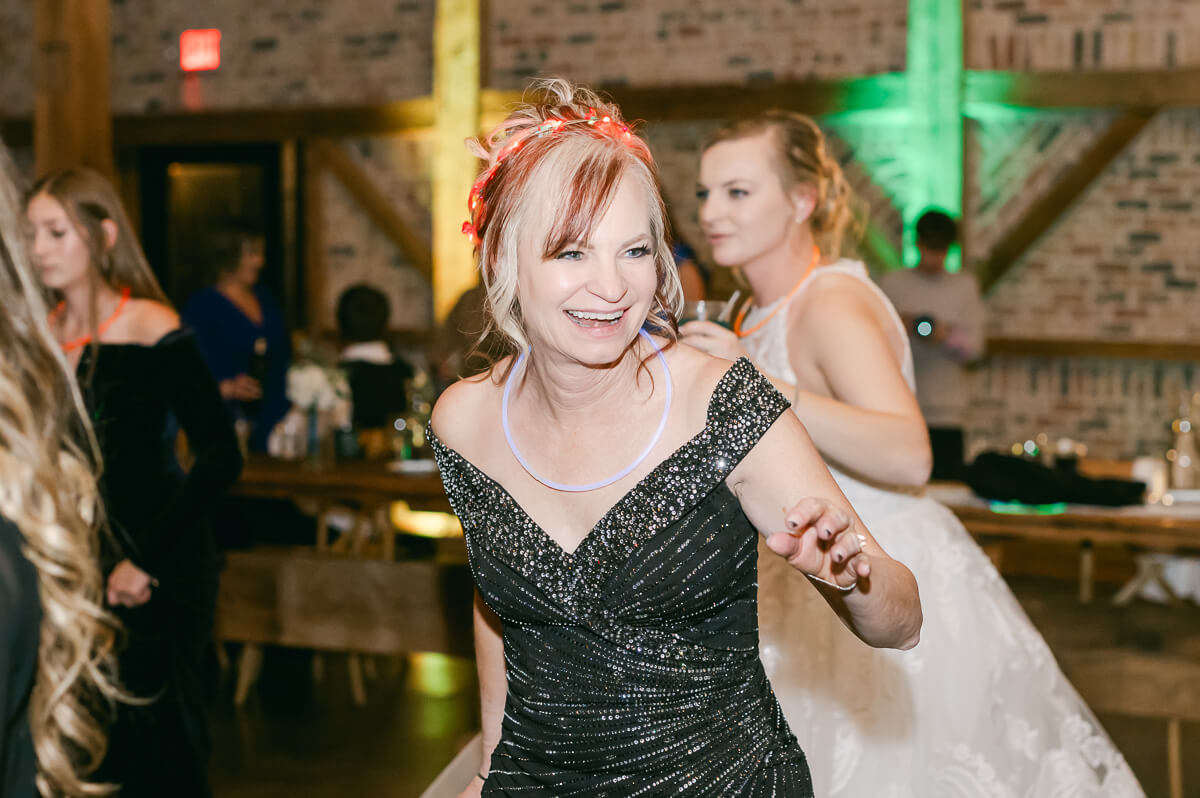 wedding reception at beckendorff farms katy texas by houston wedding photographer eric and jenn photography