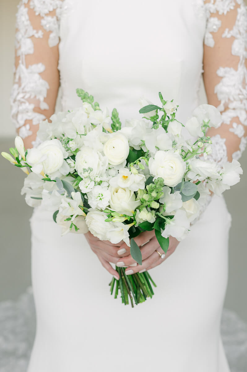 white flower bouquet