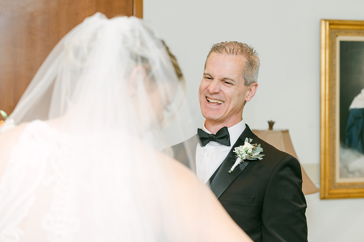 father seeing his daughter as a bride for the first time