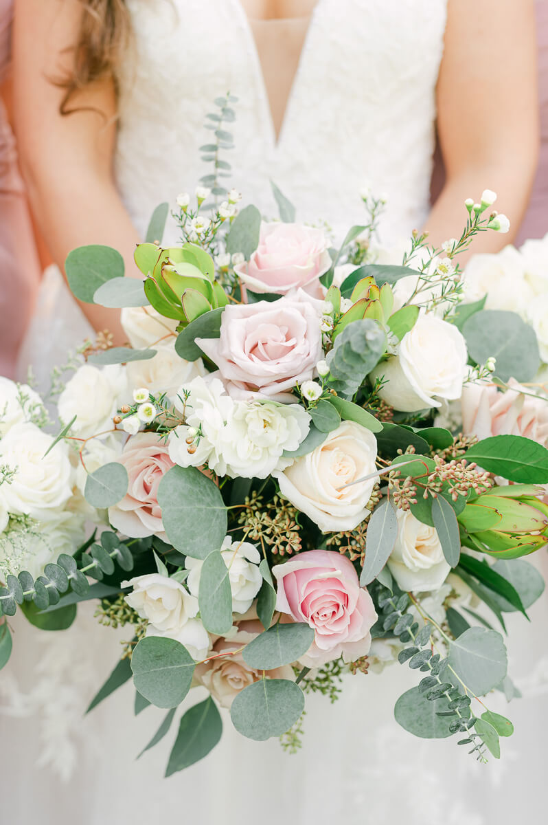 bride's bouquet for spring wedding