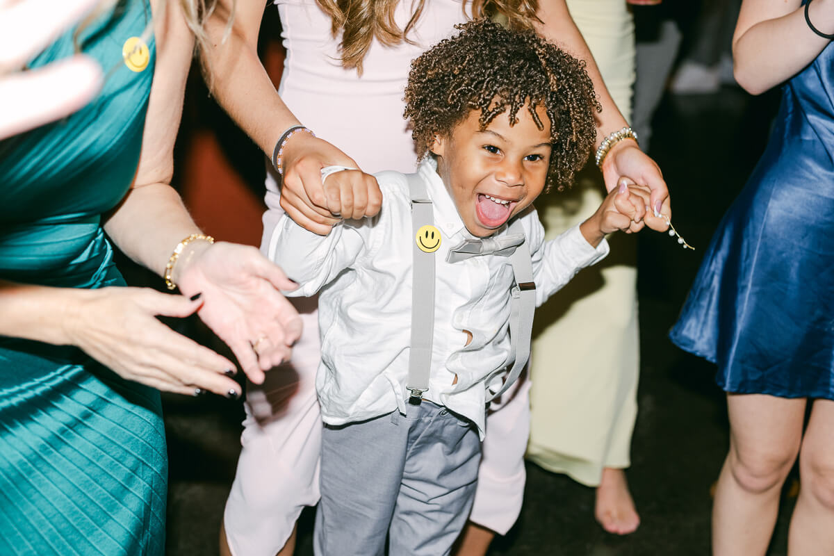 fun reception dancing at magnolia meadows