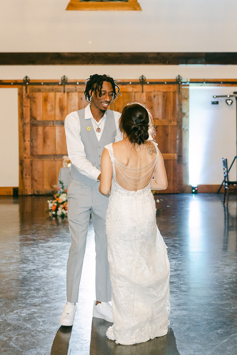 last dance for couple after their wedding