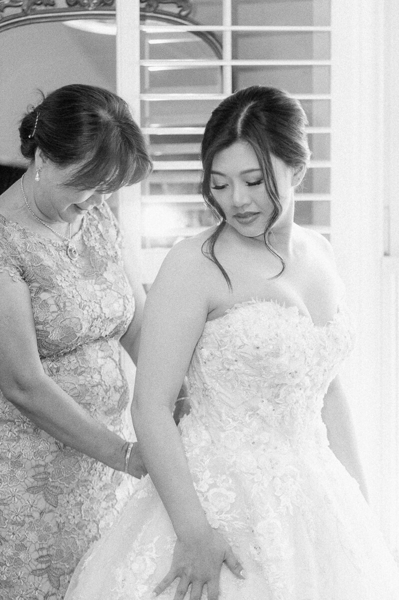 bride getting ready at cross key acres wedding venue