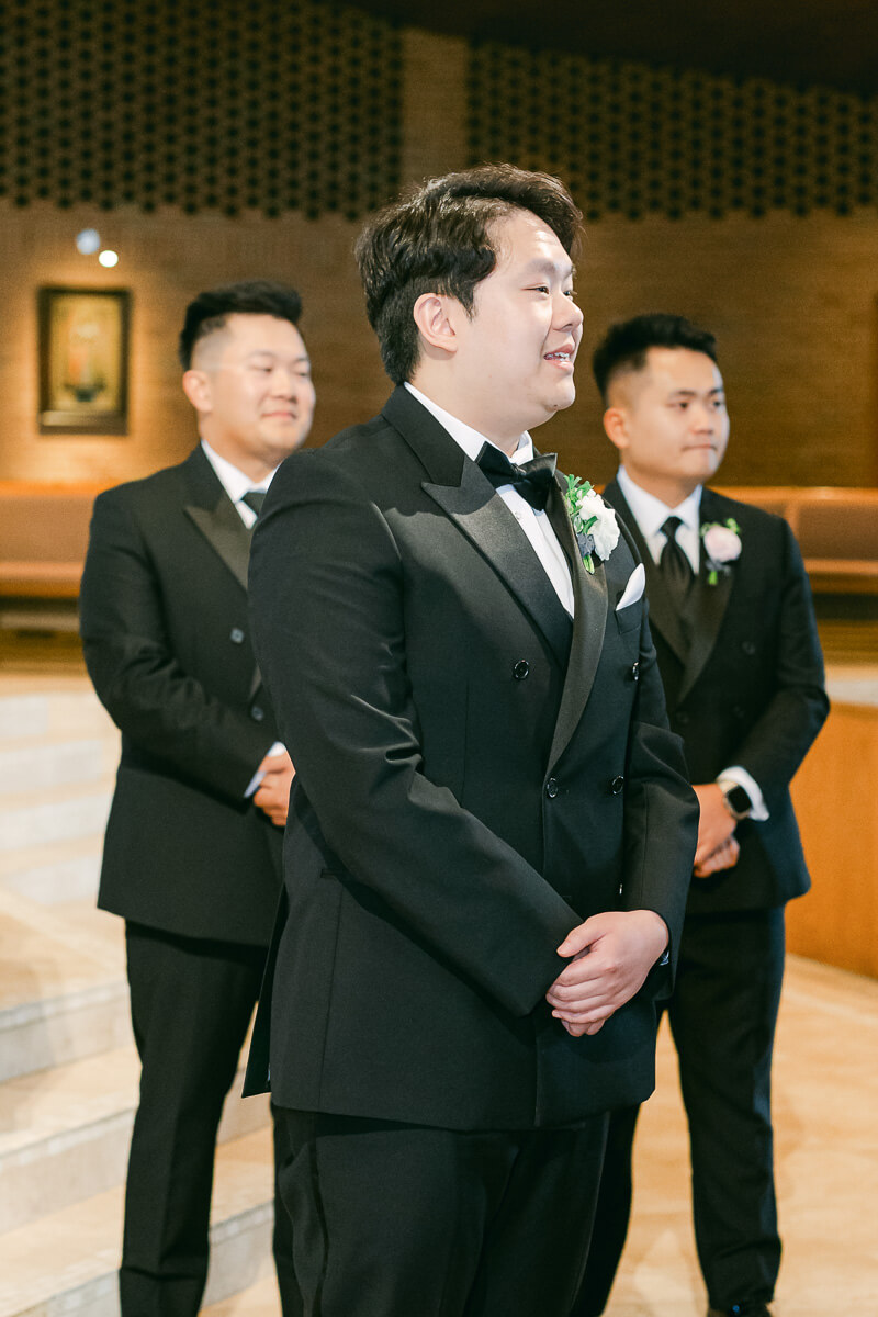 church ceremony by Houston wedding photographer Eric & Jenn Photography 