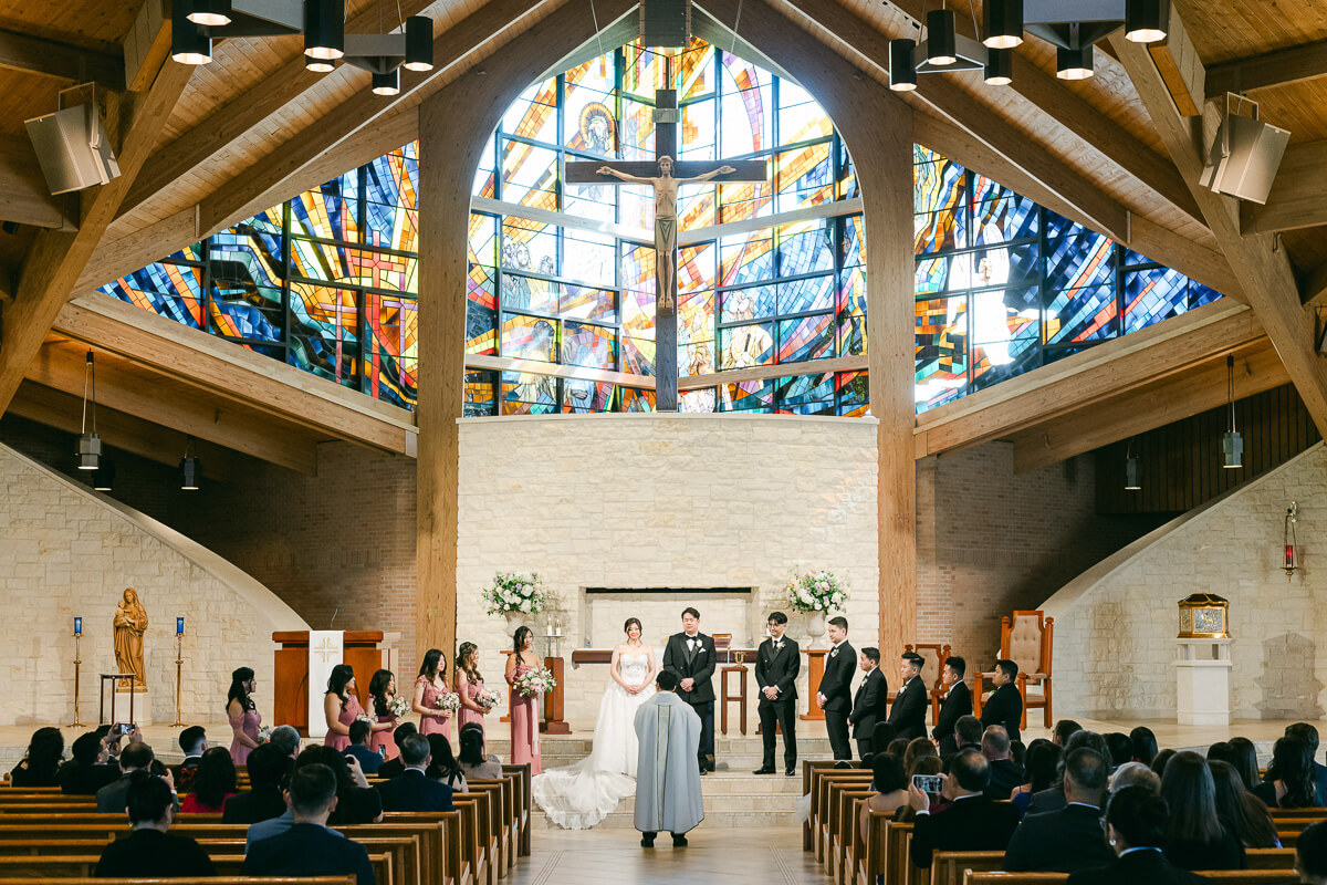 church ceremony by Houston wedding photographer Eric & Jenn Photography 