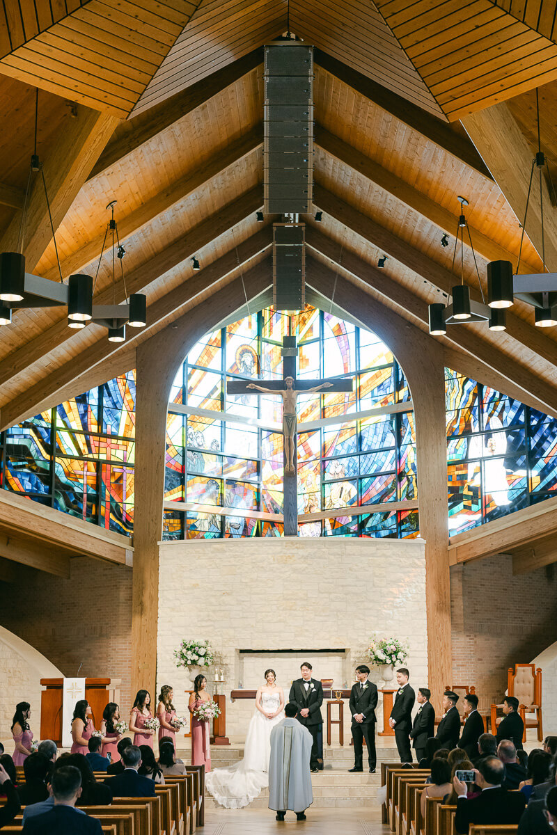 church ceremony by Houston wedding photographer Eric & Jenn Photography 