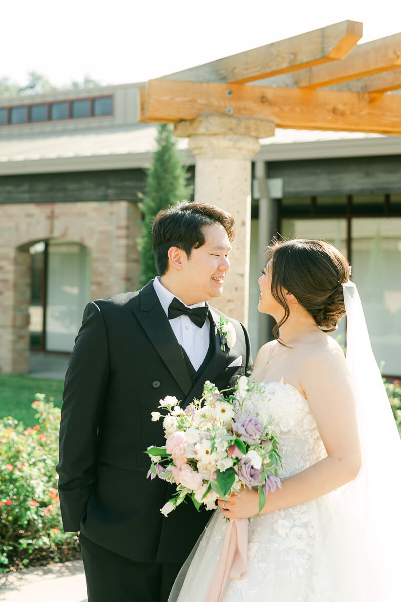 light and airy Houston wedding photography by Eric & Jenn Photography 