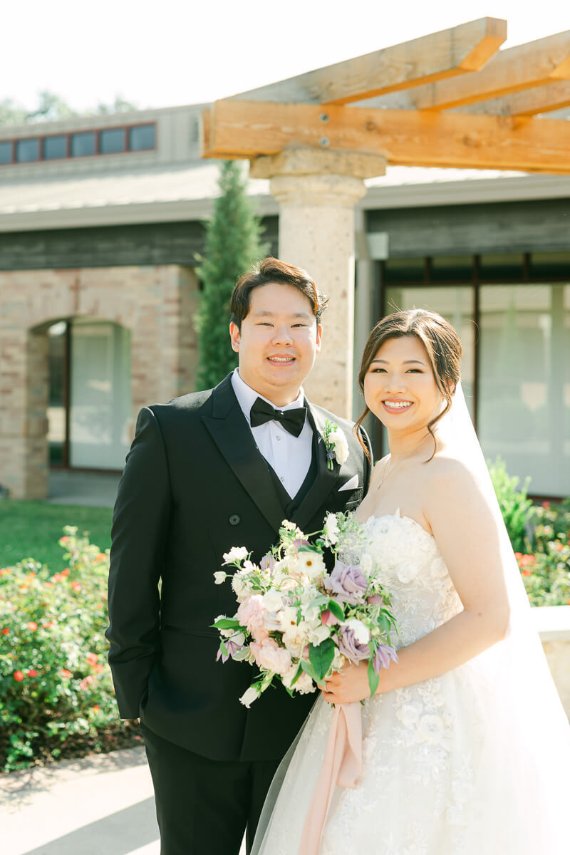 light and airy Houston wedding photography by Eric & Jenn Photography 