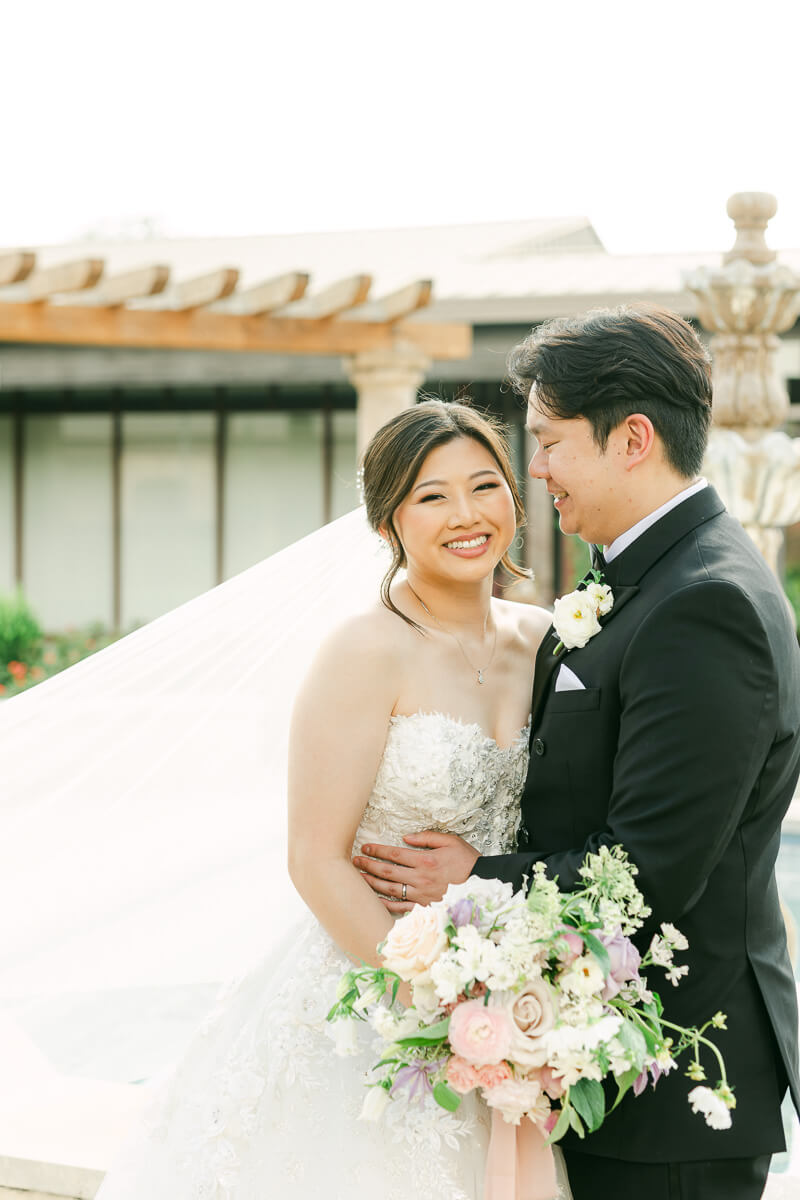 light and airy Houston wedding photography by Eric & Jenn Photography 