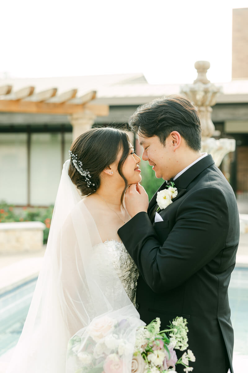 light and airy Houston wedding photography by Eric & Jenn Photography 