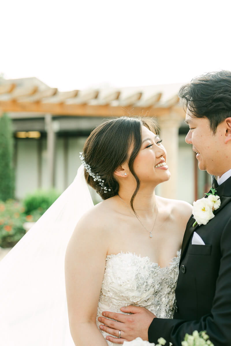 light and airy Houston wedding photography by Eric & Jenn Photography 