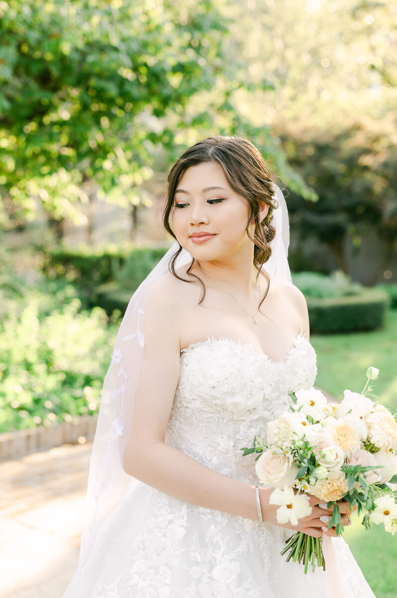 Bride at her River Oaks Garden Club bridal session