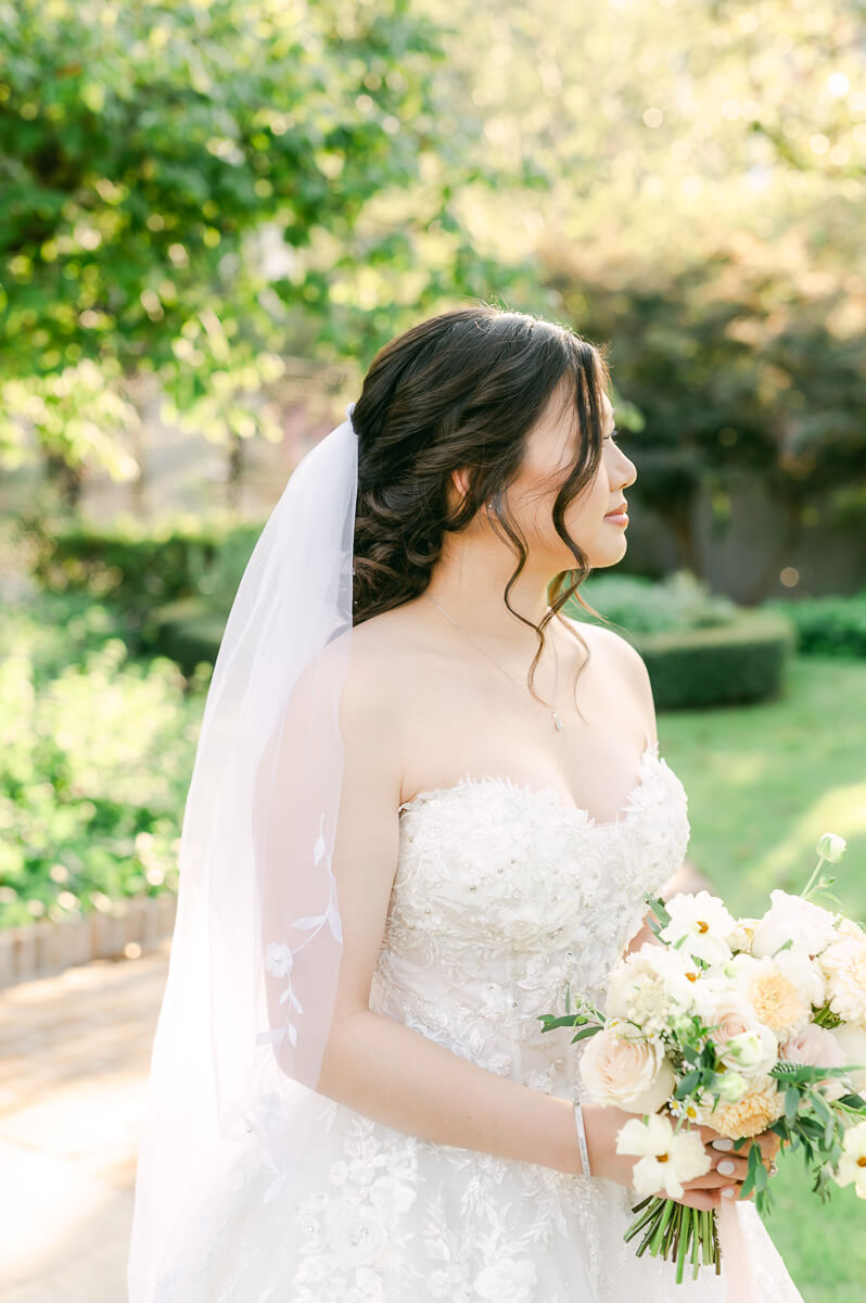 Bride at her River Oaks Garden Club bridal session