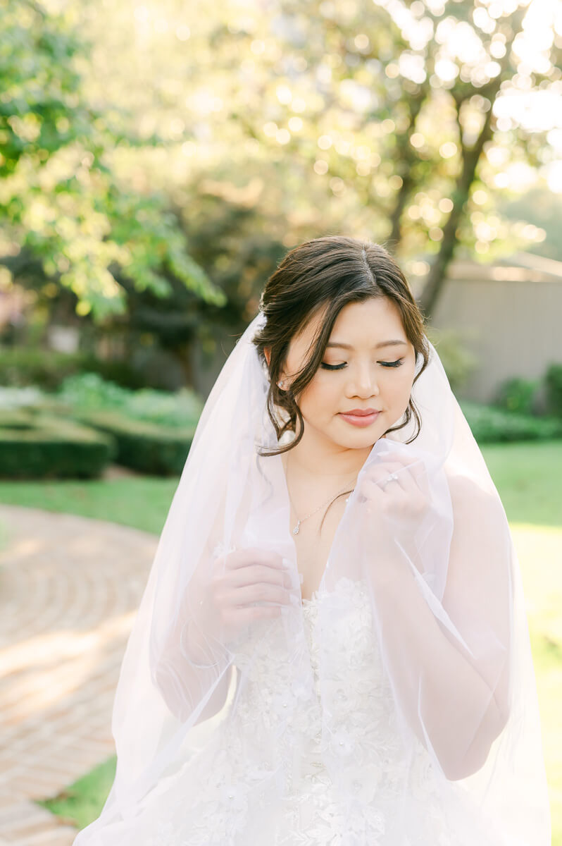 houston bridal session at river oaks garden club