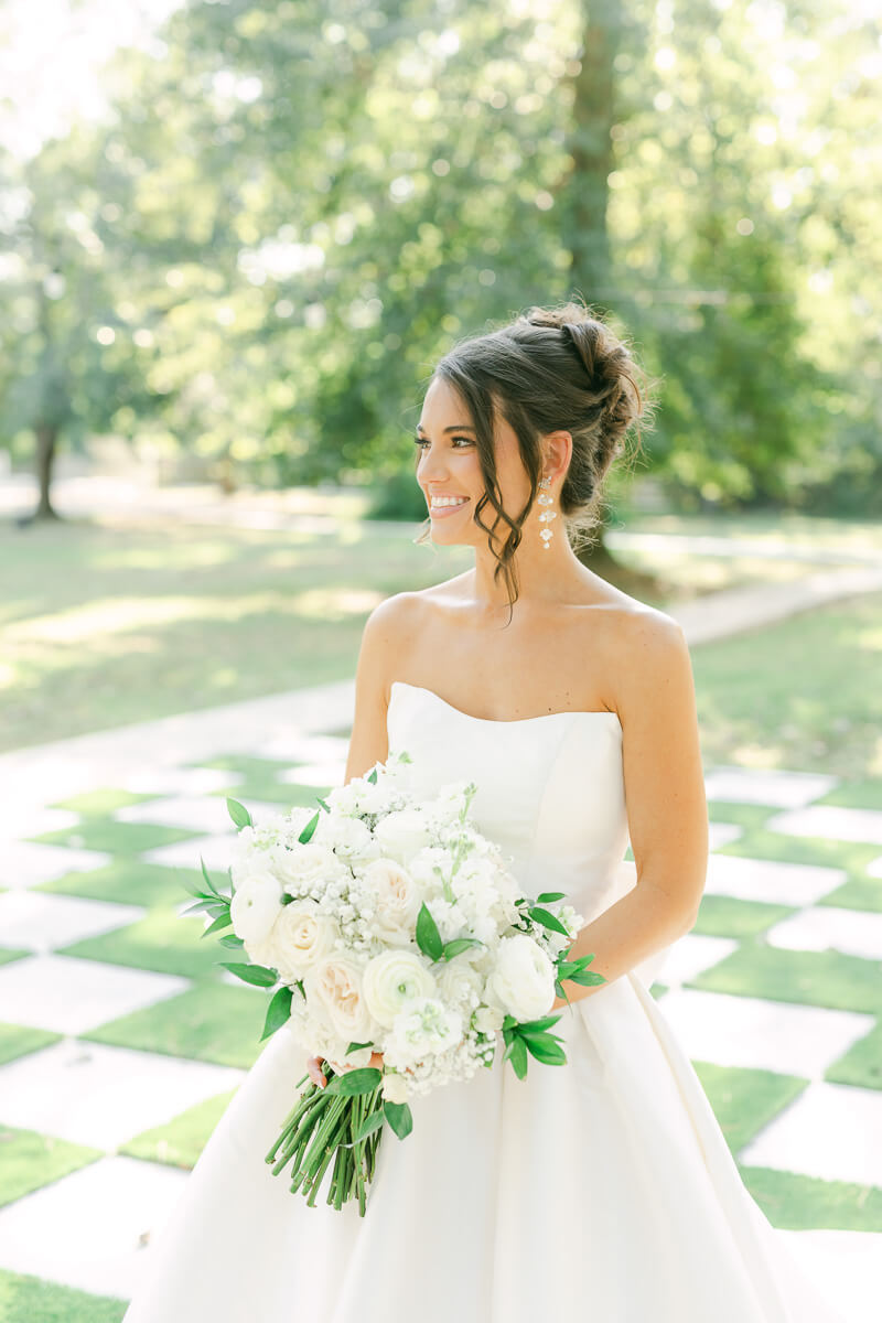 a bride outside the oak atelier 