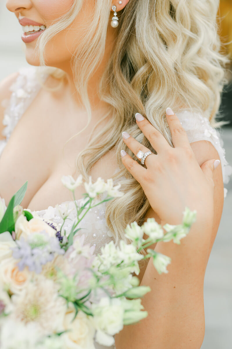 bride's ring and floral details