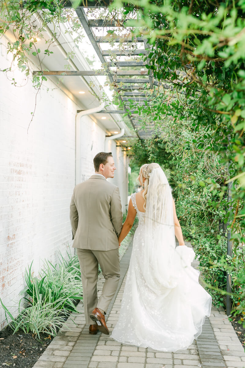 couple by Houston wedding photographers Eric and Jenn Photography