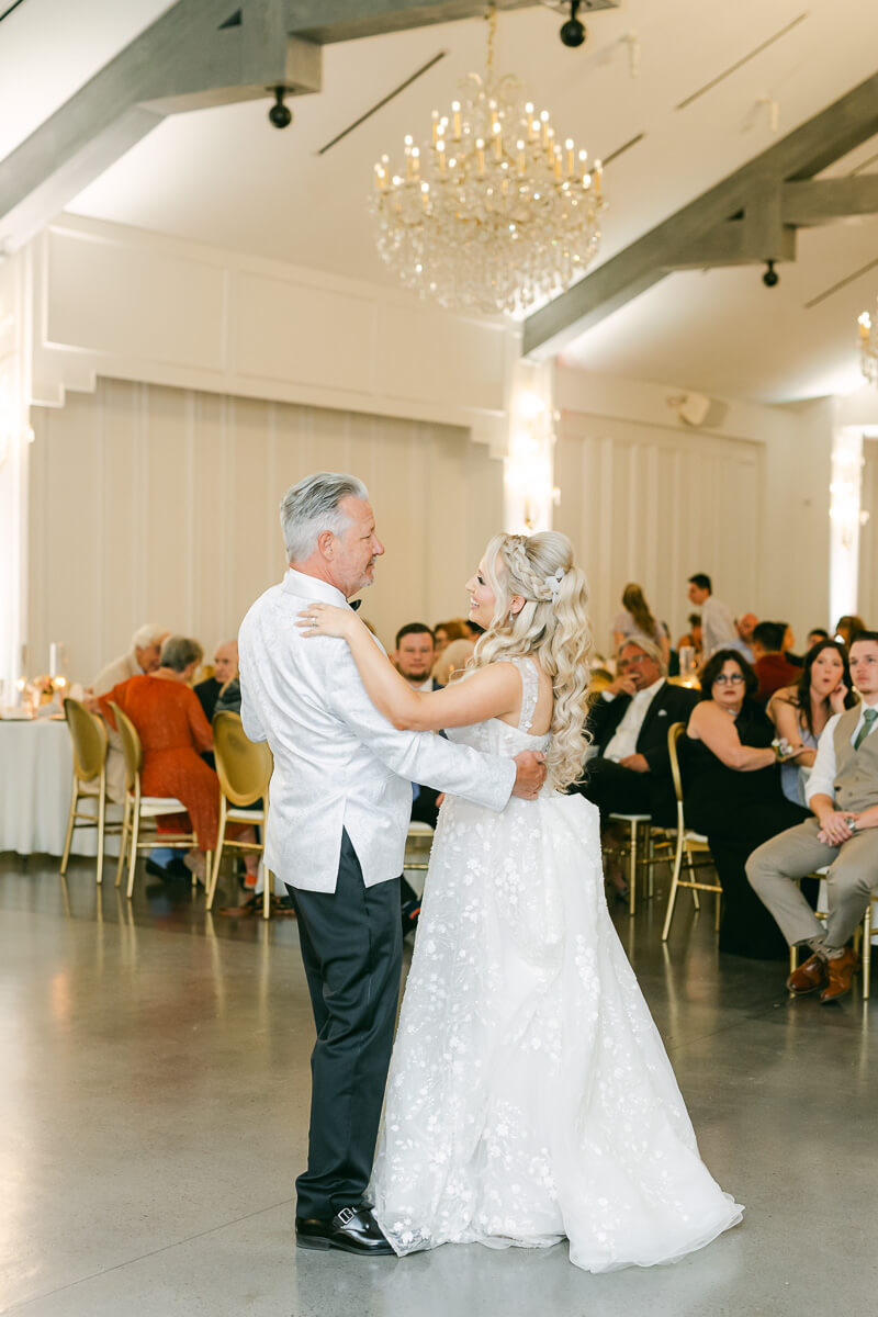 wedding reception by Houston photographer Eric & Jenn Photography