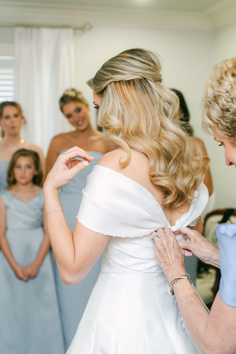 bride getting ready in beaumont texas home