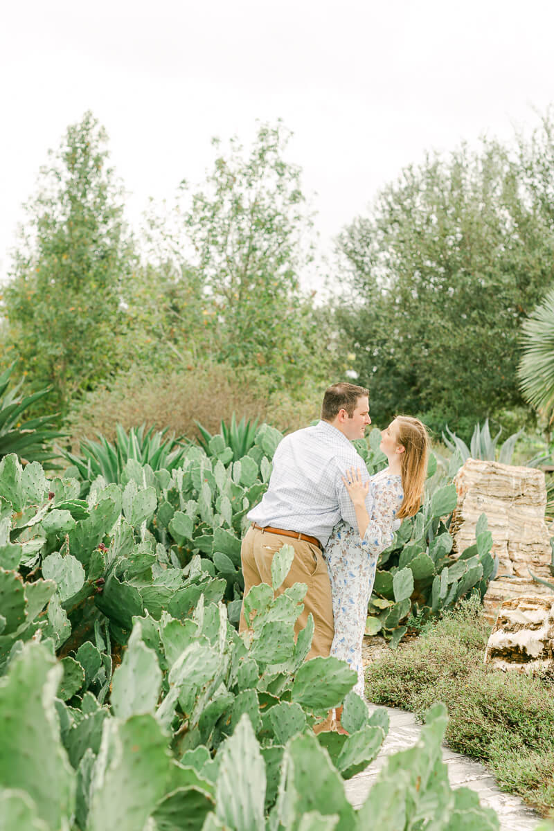 engagement session at the Houston Botanic Garden