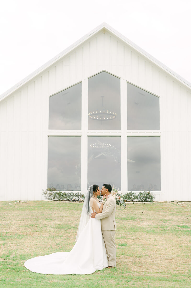 The Farmhouse wedding photography by Houston wedding photographer