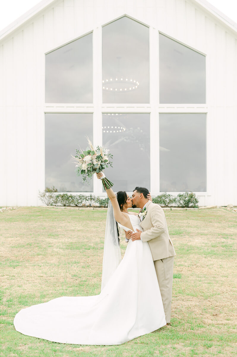 the farmhouse wedding photography