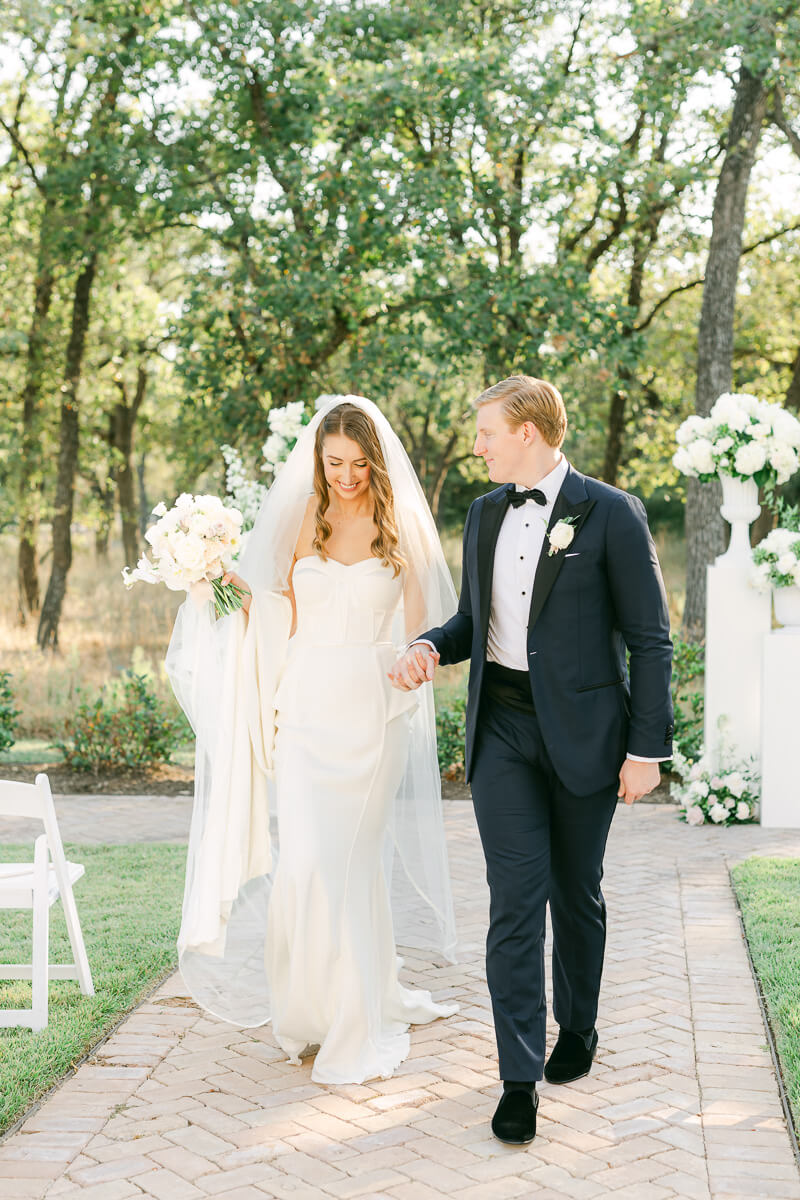 bride and groom at austin, tx wedding venue
